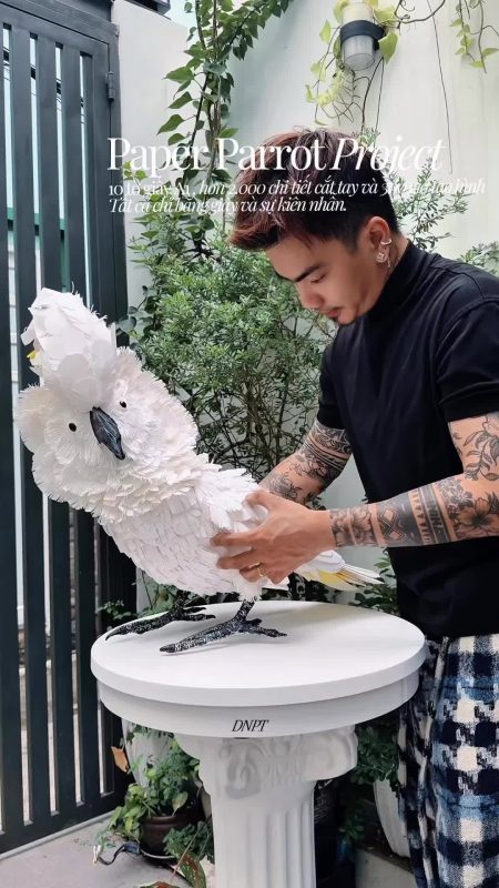 ประติมากรรม ‘นกแก้ว’ จาก Thiên Dinh